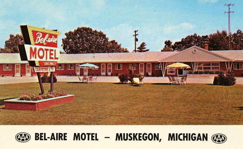 Bel-Aire Motel (Belaire Motel) - Vintage Postcard (newer photo)